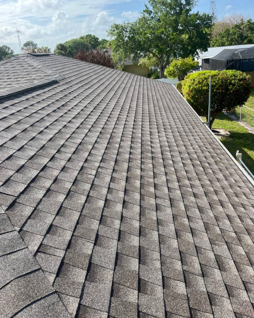 Close view of a shingle roof
